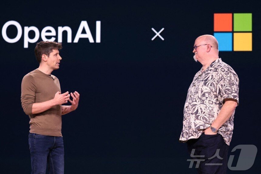 Satya Nadella, Microsoft CEO &#40;left&#41; and Sam Altman, OpenAI CEO / Screenshot from Sam Altman&#39;s X
