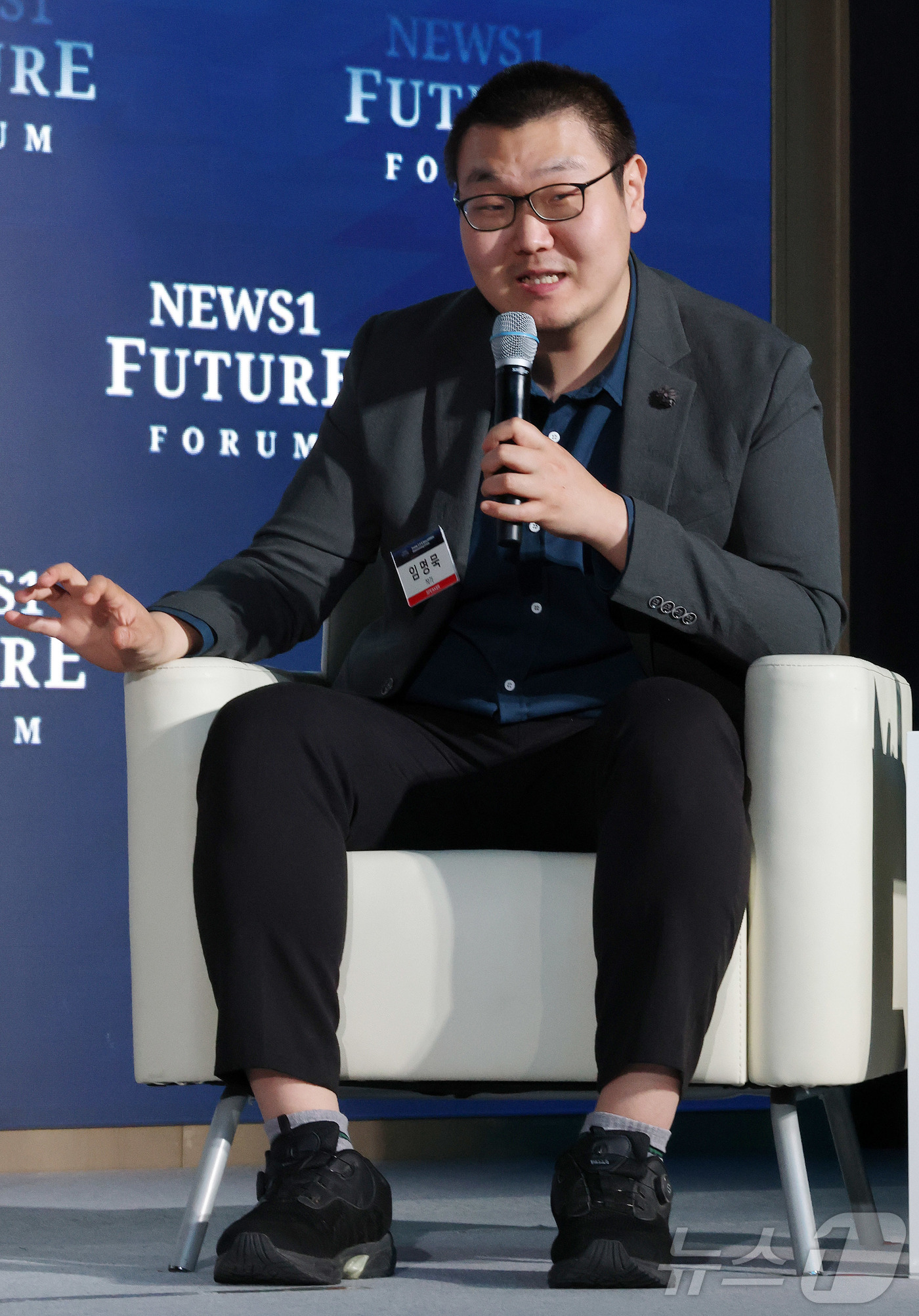 (서울=뉴스1) 박세연 기자 = 임명묵 ‘K를 생각한다’ 저자가 7일 서울 여의도 페어몬트 호텔에서 열린 뉴스1 미래포럼에서 ‘대선 앞둔 극한 대립의 한국 정치, 회생방안’을 주제 …