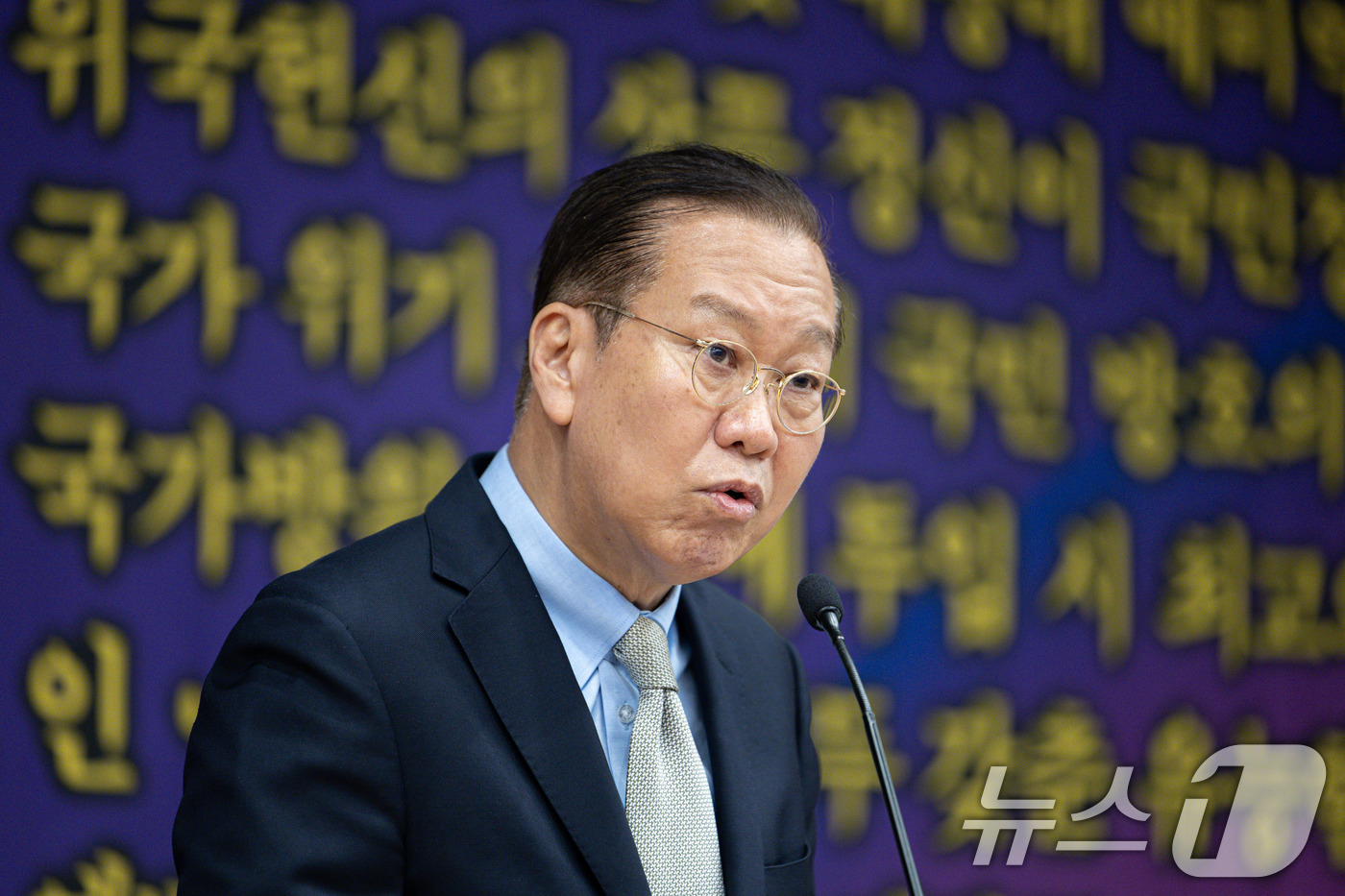 (서울=뉴스1) 이재명 기자 = 권영세 국민의힘 비상대책위원장이 7일 오후 서울 여의도 국회 의원회관에서 열린 트럼프시대 국가안전보장 대토론회에서 축사를 하고 있다. 2025.5. …