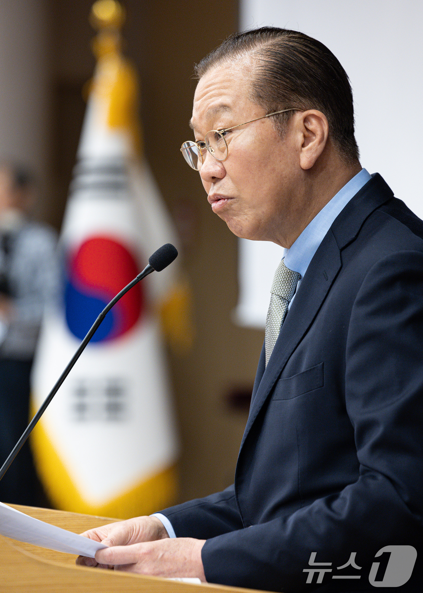 (서울=뉴스1) 이재명 기자 = 권영세 국민의힘 비상대책위원장이 7일 오후 서울 여의도 국회 의원회관에서 열린 트럼프시대 국가안전보장 대토론회에서 축사를 하고 있다. 2025.5. …