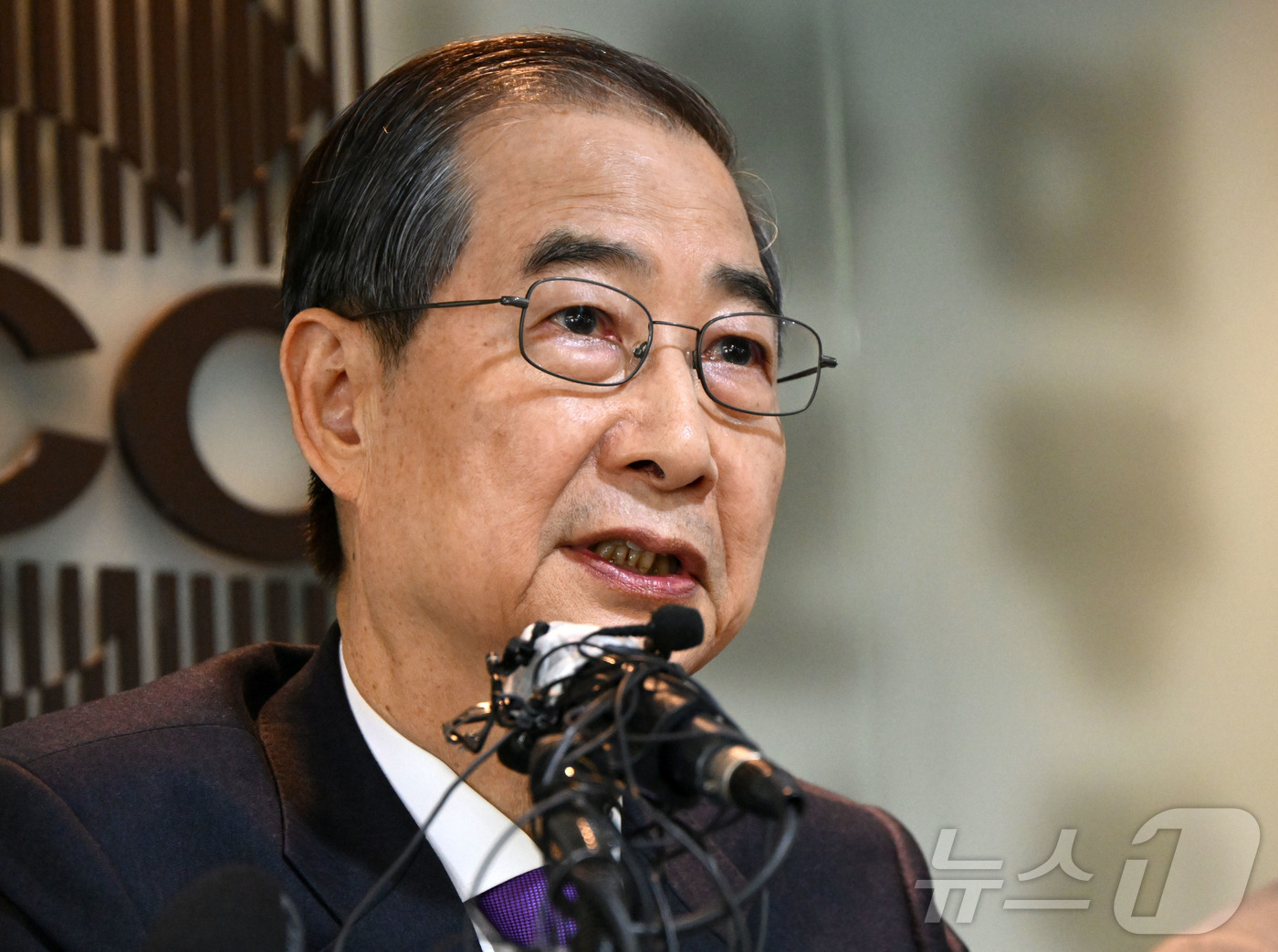 (서울=뉴스1) 국회사진취재단 = 한덕수 무소속 대선 예비후보가 7일 서울 중구 한국프레스센터에서 서울외신기자클럽 초청 기자간담회를 갖고 있다. 2025.5.7/뉴스1