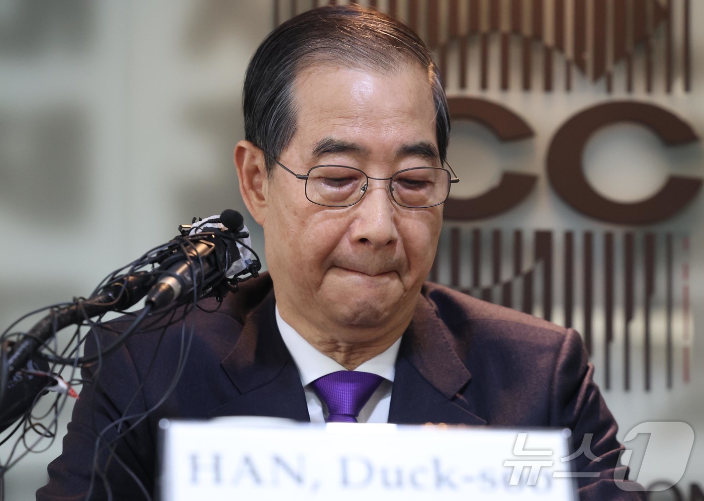 (서울=뉴스1) 국회사진취재단 = 한덕수 무소속 대통령선거 예비후보가 7일 오후 서울 중구 한국프레스센터에서 열린 서울외신기자클럽 초청 기자간담회를 갖고 있다. 2025.5.7/뉴 …