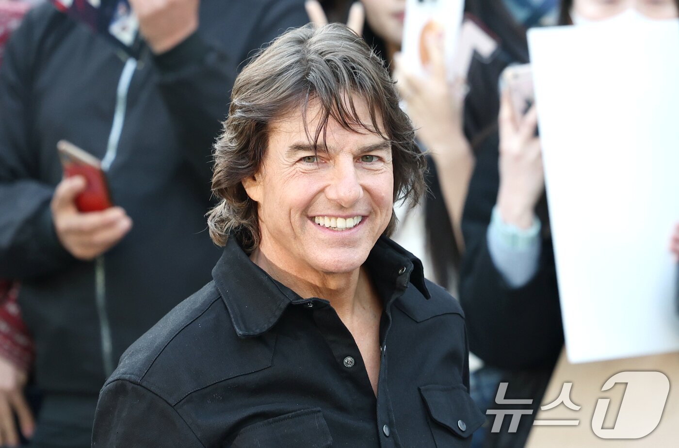 본문 이미지 - 할리우드 배우 톰 크루즈가 '미션 임파서블: 파이널 레코닝' 홍보를 위해 7일 오후 서울김포비즈니스항공센터(SGBAC)를 통해 내한해 미소를 짓고 있다. 2025.5.7/뉴스1 ⓒ News1 권현진 기자