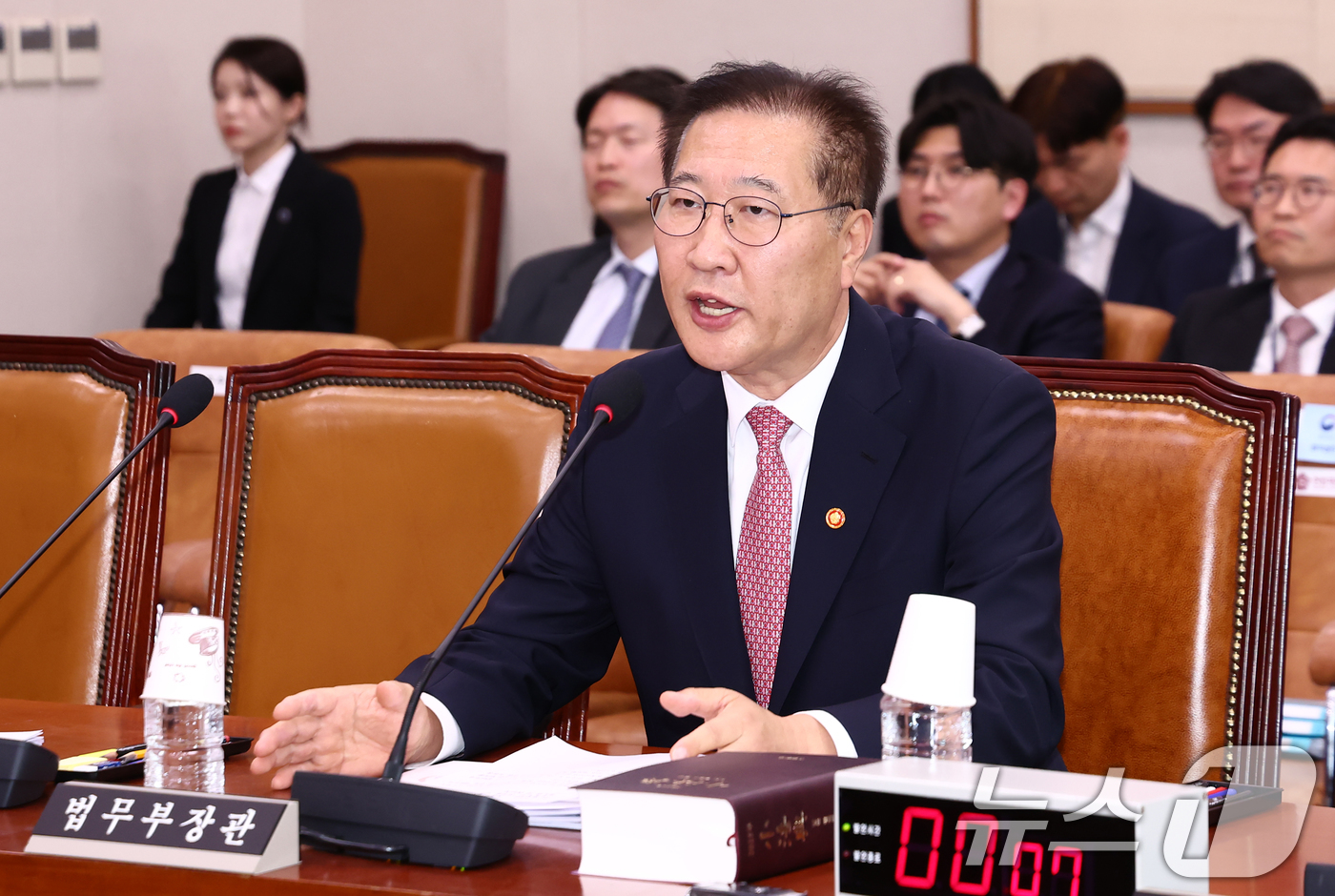 (서울=뉴스1) 김민지 기자 = 박성재 법무부 장관이 7일 서울 여의도 국회에서 열린 법제사법위원회 전체회의에서 의원 질의에 답변하고 있다. 2025.5.7/뉴스1