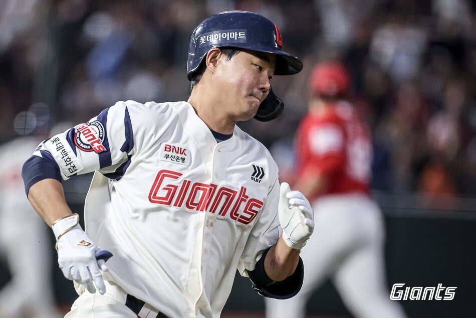 본문 이미지 - 롯데 자이언츠 손호영은 7일 열린 KBO리그 사직 SSG 랜더스전에서 3타수 3안타 1타점으로 활약했다. (롯데 자이언츠 제공)