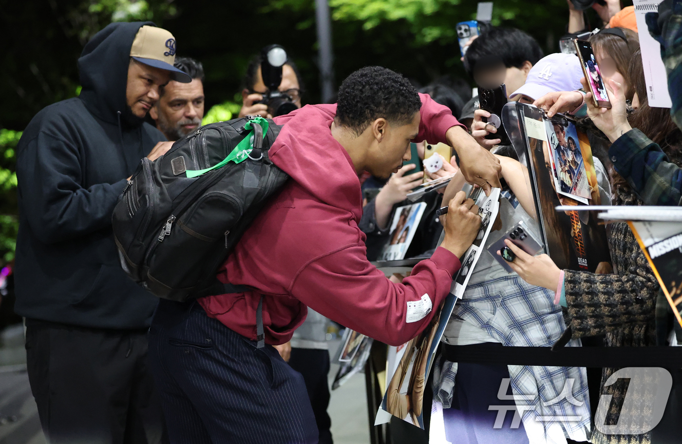 (김포공항=뉴스1) 권현진 기자 = 할리우드 배우 그렉 타잔 데이비스가 '미션 임파서블: 파이널 레코닝' 홍보를 위해 7일 오후 서울김포비즈니스항공센터(SGBAC)를 통해 내한해 …