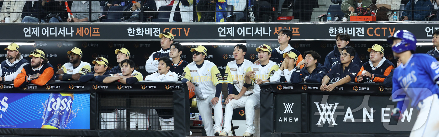 (대전=뉴스1) 김기남 기자 = 7일 대전 한화생명볼파크에서 열린 '2025 신한 SOL 뱅크 KBO리그' 프로야구 한화 이글스와 삼성라이온즈 경기에서 한화가 10대6 승리하며 한 …