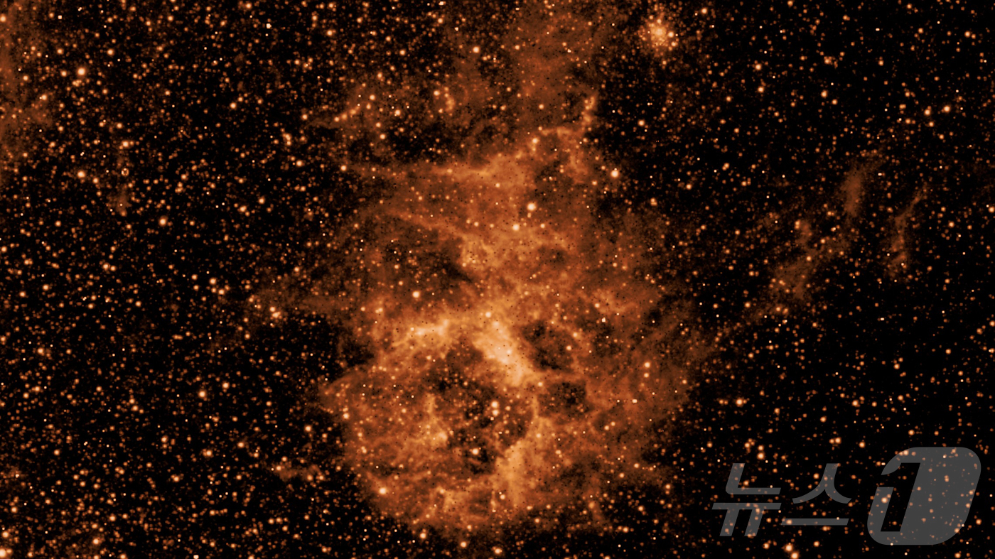 (서울=뉴스1) 김진환 기자 = 한국천문연구원은 NASA 등과 공동 개발한 우주망원경 '스피어엑스'가 5월 1일부터 본격적인 관측을 시작했다고 밝혔다.스피어엑스는 향후 2년간 3차 …