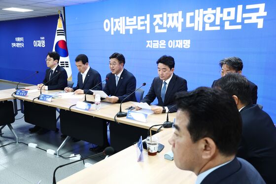 민주 "김문수, 계엄 '위장 사과'로 국민 우롱…영혼 한 톨 없어"
