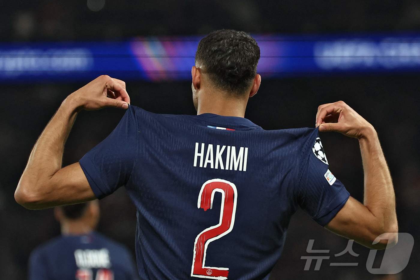 (파리 AFP=뉴스1) 우동명 기자 = PSG의 아슈라프 하키미가 7일(현지시간) 파리의 파르크 데 프랭스에서 열린 UEFA 챔피언스리그(UCL) 준결승 아스널과 경기서 결승 골을 …