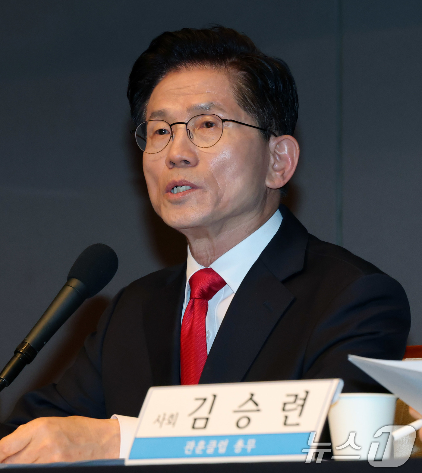 (서울=뉴스1) 박세연 기자 = 김문수 국민의힘 대선 후보가 8일 서울 중구 프레스센터에서 열린 관훈클럽 토론에 참석해 기조연설을 하고 있다. 2025.5.8/뉴스1