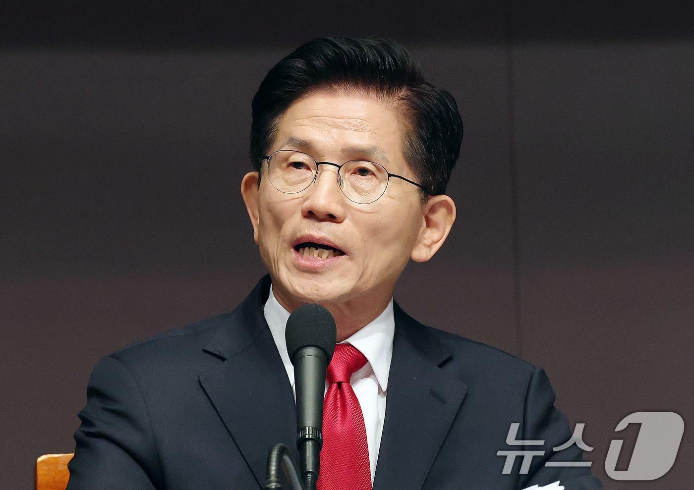 (서울=뉴스1) 박세연 기자 = 김문수 국민의힘 대선 후보가 8일 서울 중구 프레스센터에서 열린 관훈클럽 토론에 참석해 기조연설을 하고 있다. 2025.5.8/뉴스1