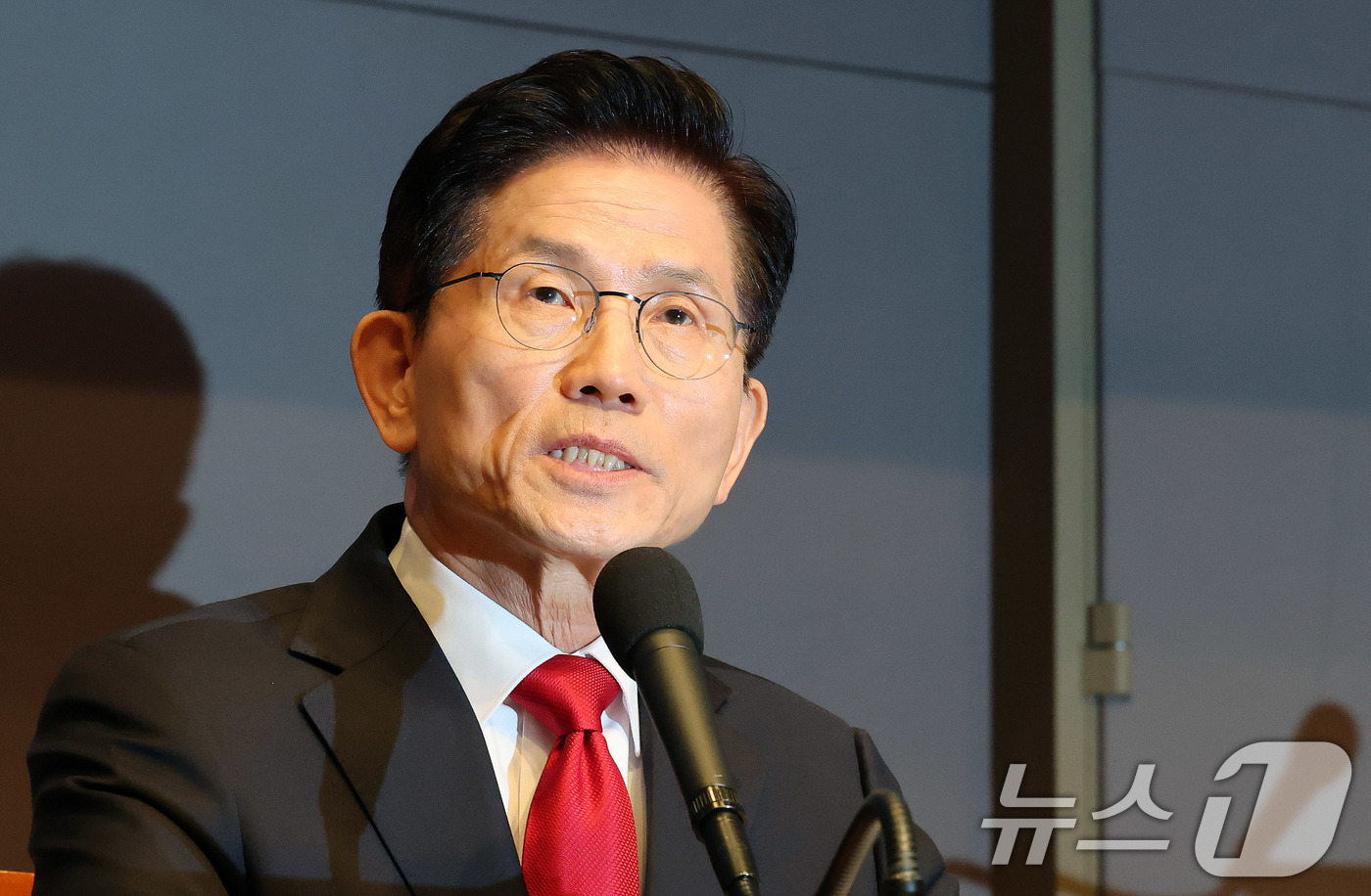 (서울=뉴스1) 박세연 기자 = 김문수 국민의힘 대선 후보가 8일 서울 중구 프레스센터에서 열린 관훈클럽 토론에 참석해 기조연설을 하고 있다. 2025.5.8/뉴스1