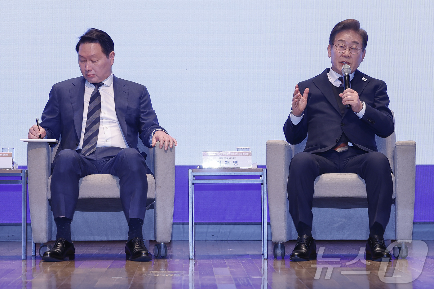 (서울=뉴스1) 국회사진취재단 = 이재명 더불어민주당 대선후보가 8일 서울 중구 대한상공회의소에서 열린 대선후보 초청 경제5단체 간담회에서 모두발언을 하고 있다.  2025.5.8 …