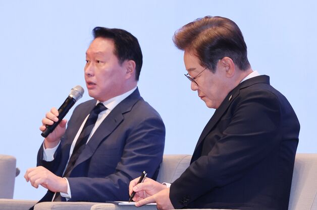 최태원 "7조 투자해 AI 고속도로 구축…스타트업 2만개 육성"(종합)