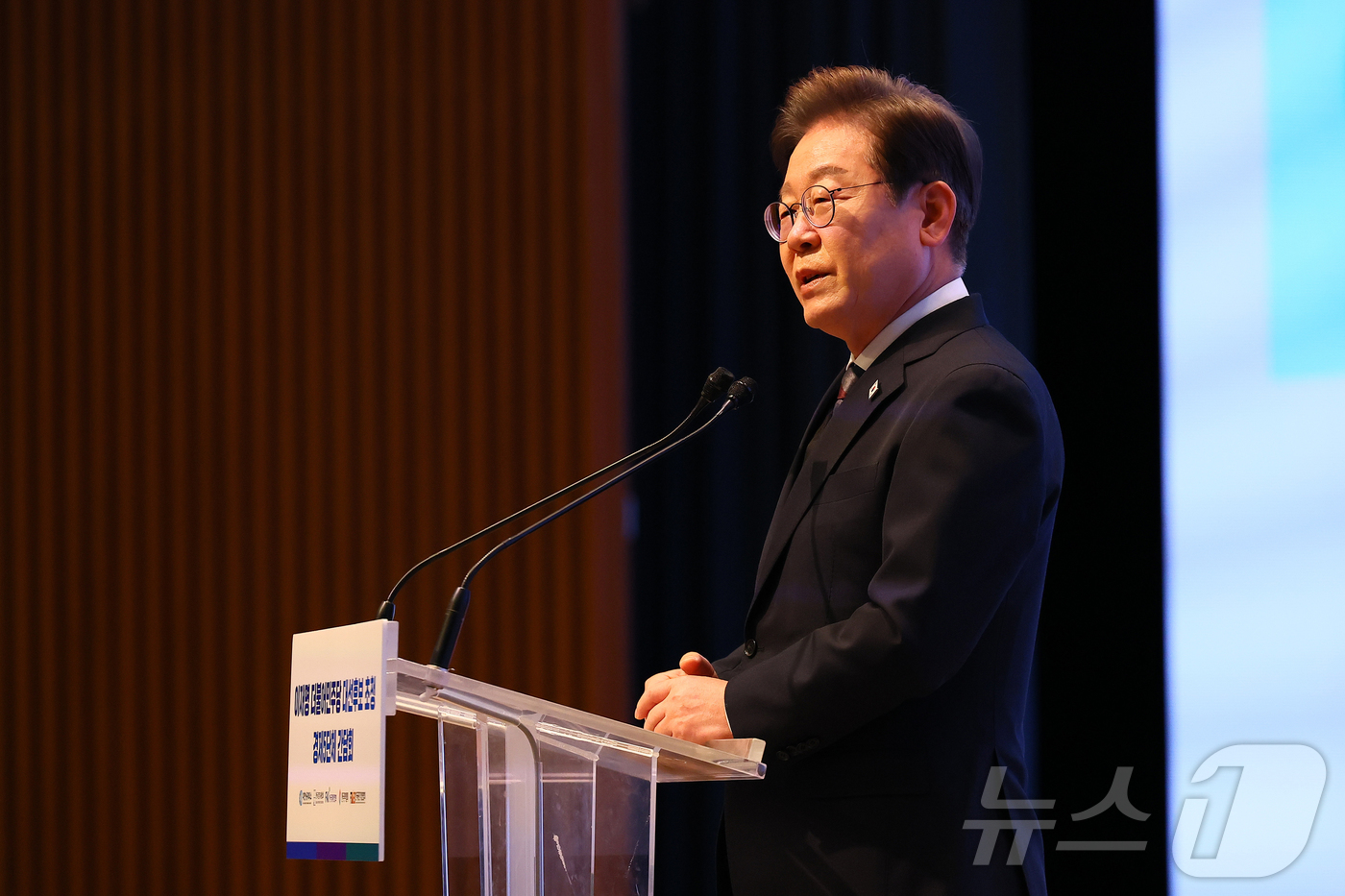 (서울=뉴스1) 국회사진취재단 = 이재명 더불어민주당 대선후보가 8일 오전 서울 중구 대한상공회의소에서 열린 대선후보 초청 경제5단체장 간담회에서 발언하고 있다. 2025.5.8/ …