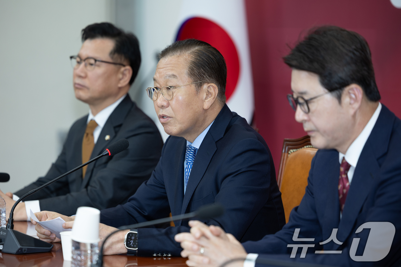(서울=뉴스1) 이재명 기자 = 권영세 국민의힘 비상대책위원장이 8일 오후 서울 여의도 국회에서 단일화 관련 기자간담회를 하고 있다. 2025.5.8/뉴스1