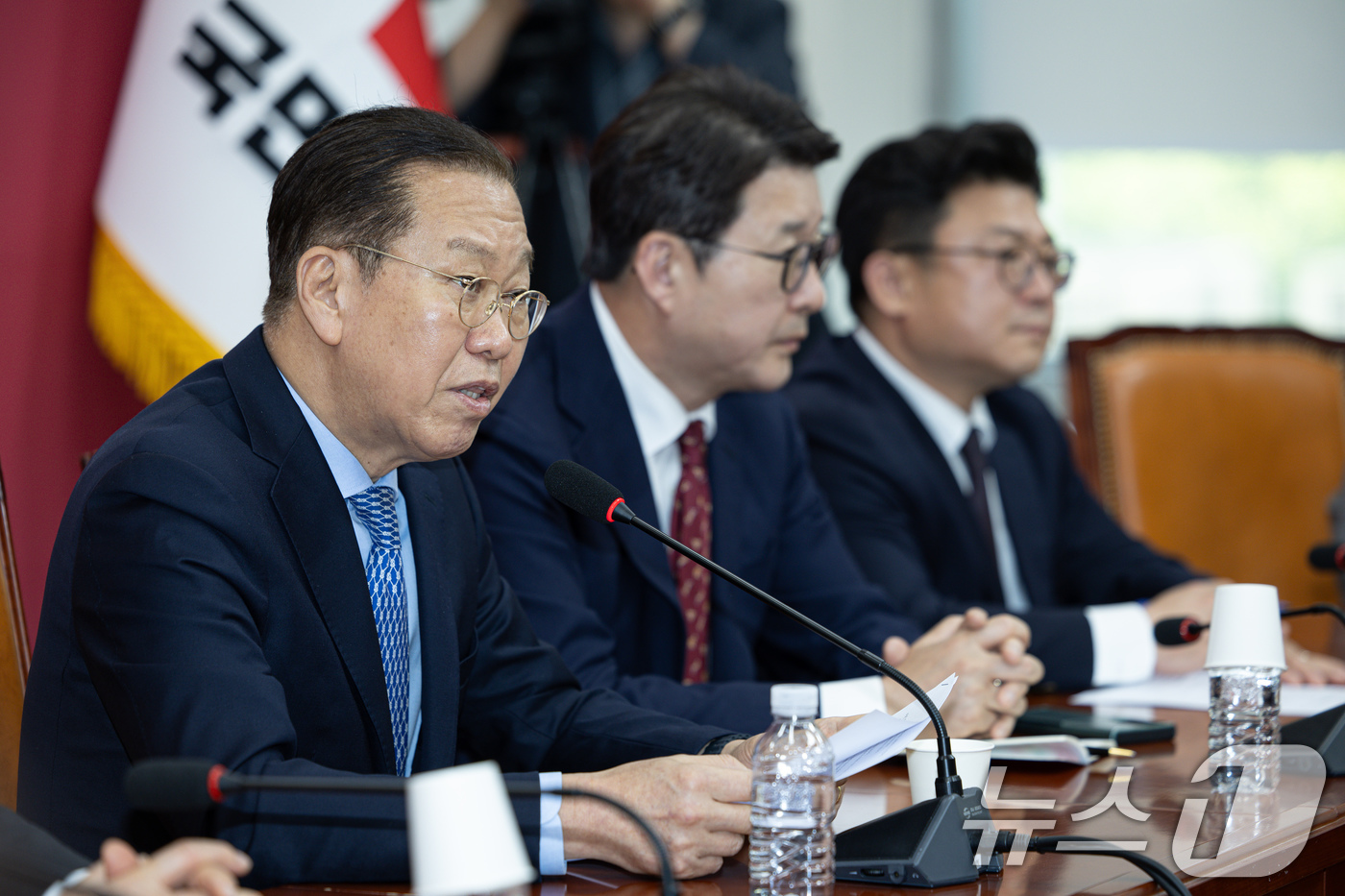 (서울=뉴스1) 이재명 기자 = 권영세 국민의힘 비상대책위원장이 8일 오후 서울 여의도 국회에서 단일화 관련 기자간담회를 하고 있다. 2025.5.8/뉴스1