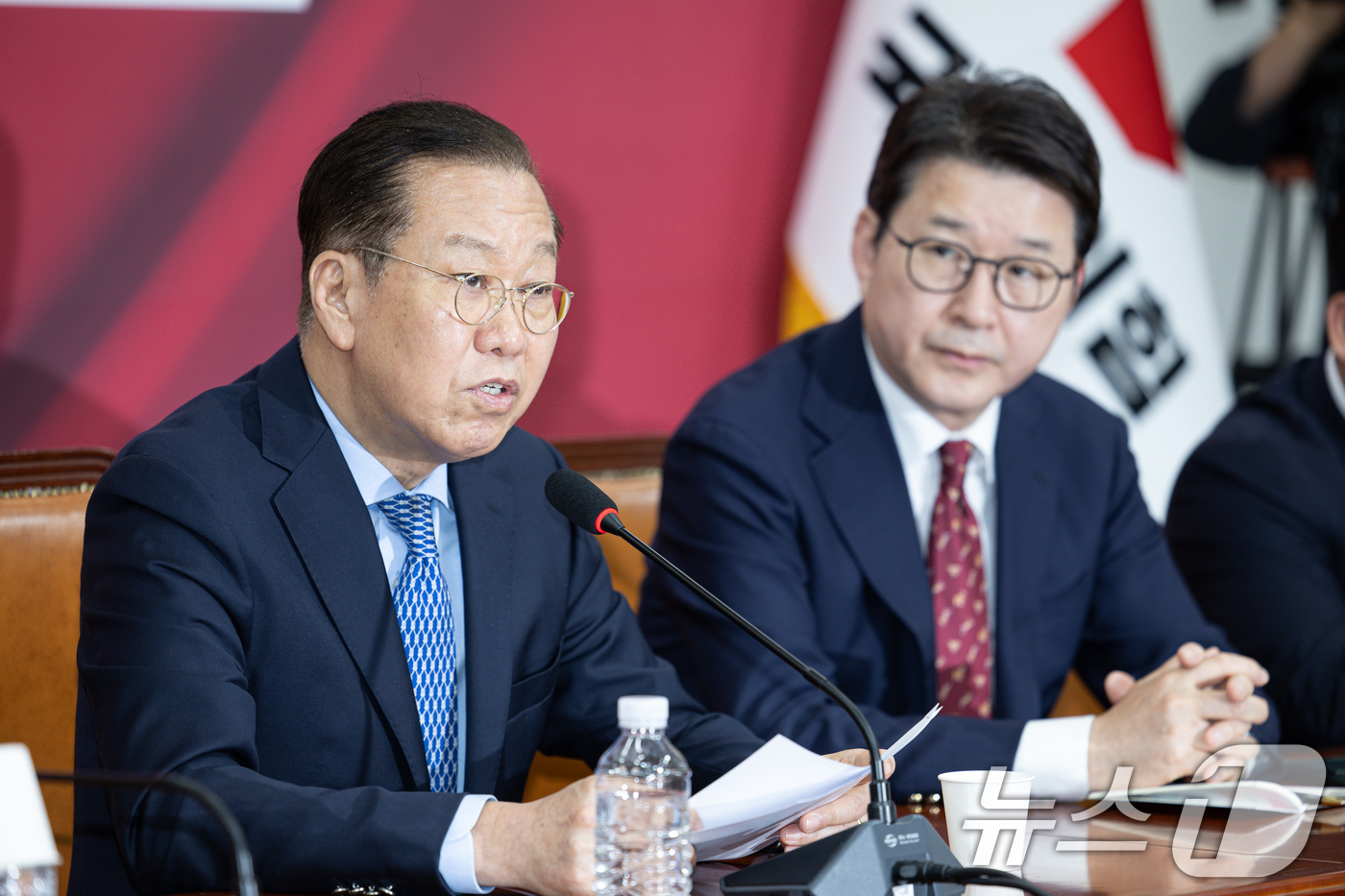 (서울=뉴스1) 이재명 기자 = 권영세 국민의힘 비상대책위원장이 8일 오후 서울 여의도 국회에서 단일화 관련 기자간담회를 하고 있다. 2025.5.8/뉴스1