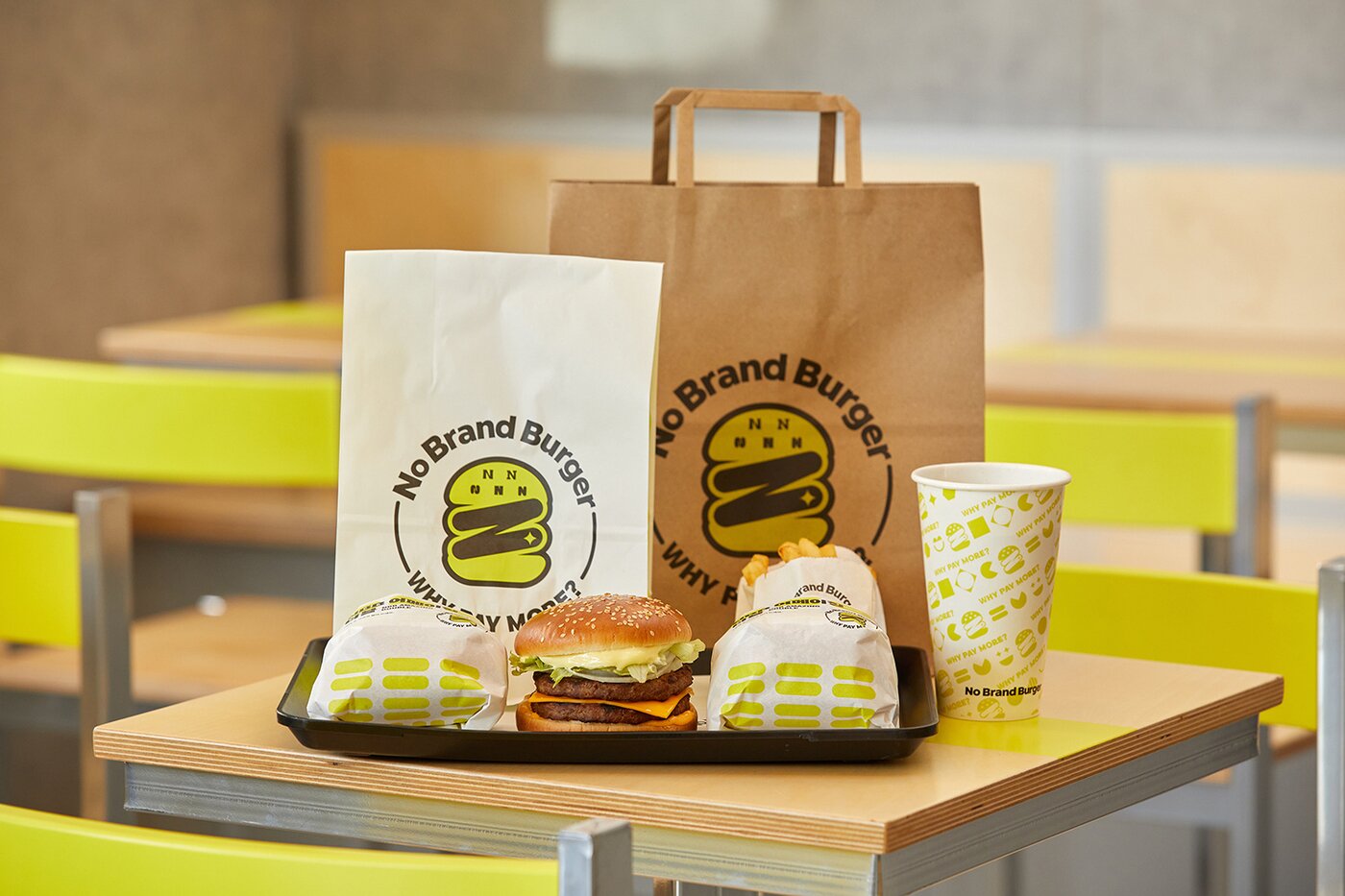 본문 이미지 -  NBB 어메이징 더블 버거(신세계푸드 제공)