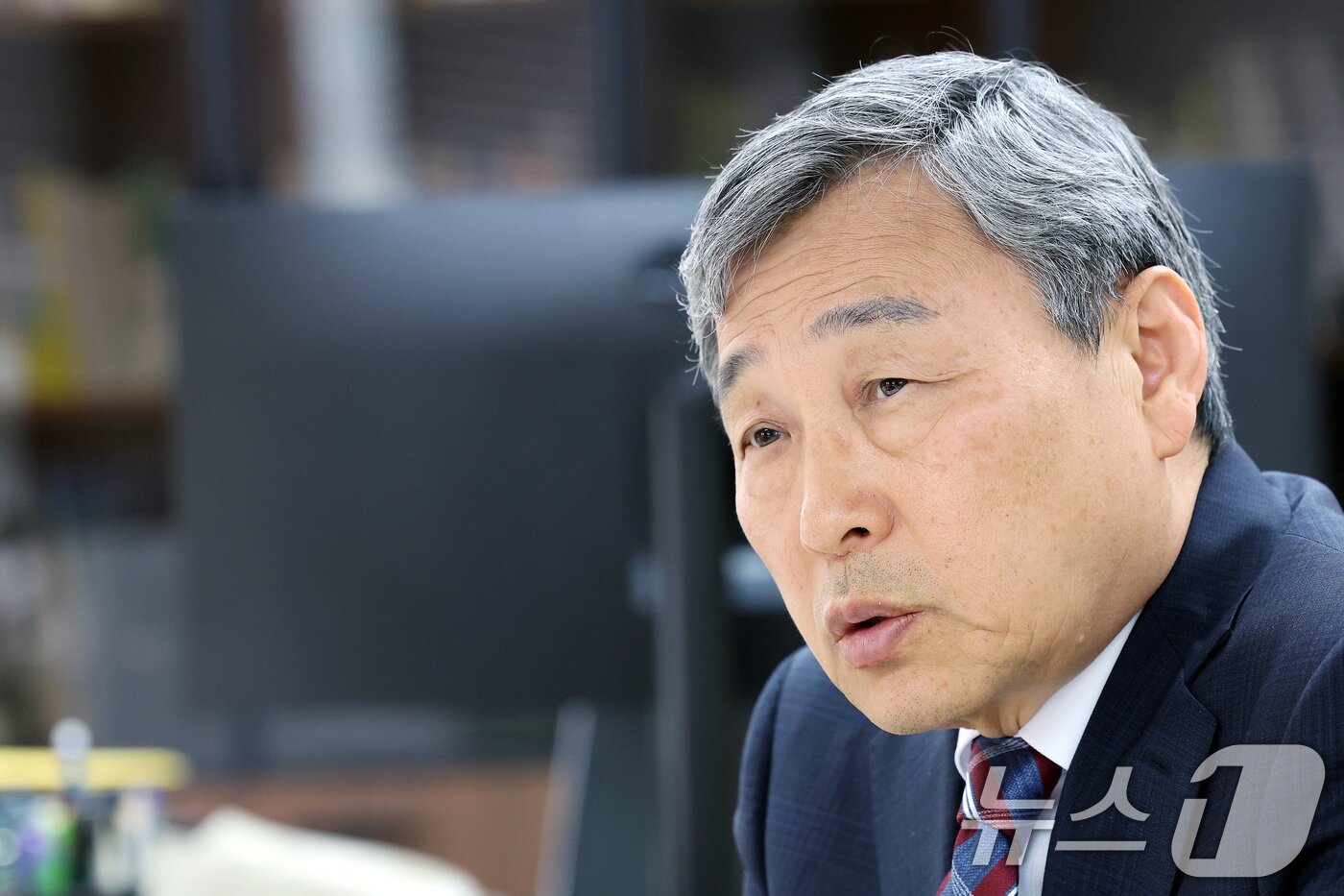 본문 이미지 - 정근식 서울시교육감이 8일 서울 종로구 서울시교육청 집무실에서 뉴스1과 인터뷰를 하고 있다. 2025.5.8/뉴스1 ⓒ News1 이동해 기자