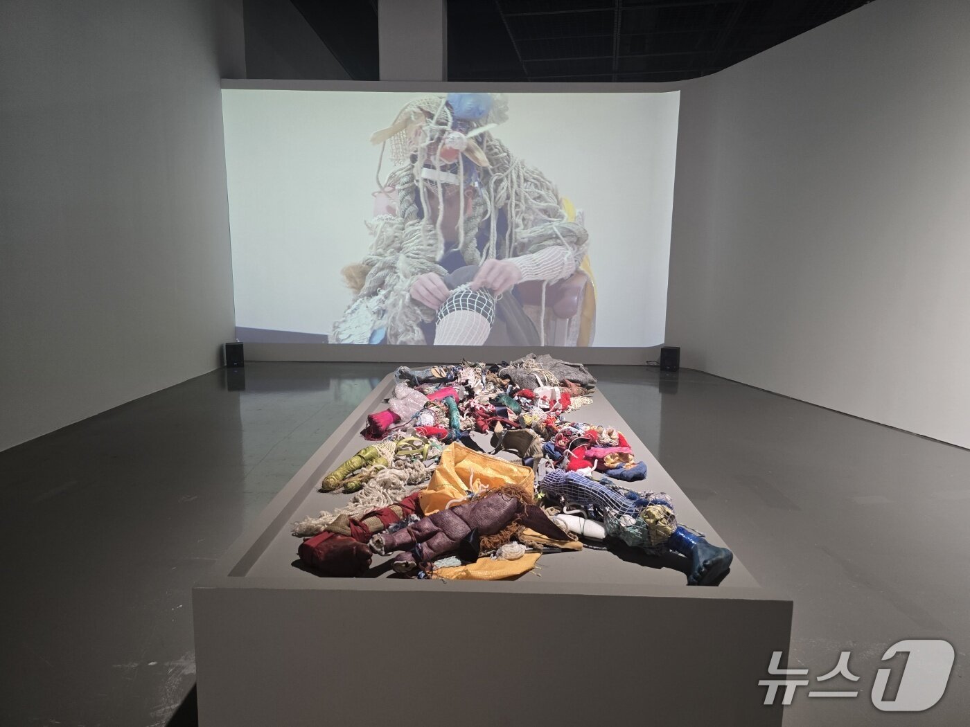 본문 이미지 - 부산현대미술관 '열 개의 눈' 전시 전경. ⓒ 뉴스1 김정한 기자