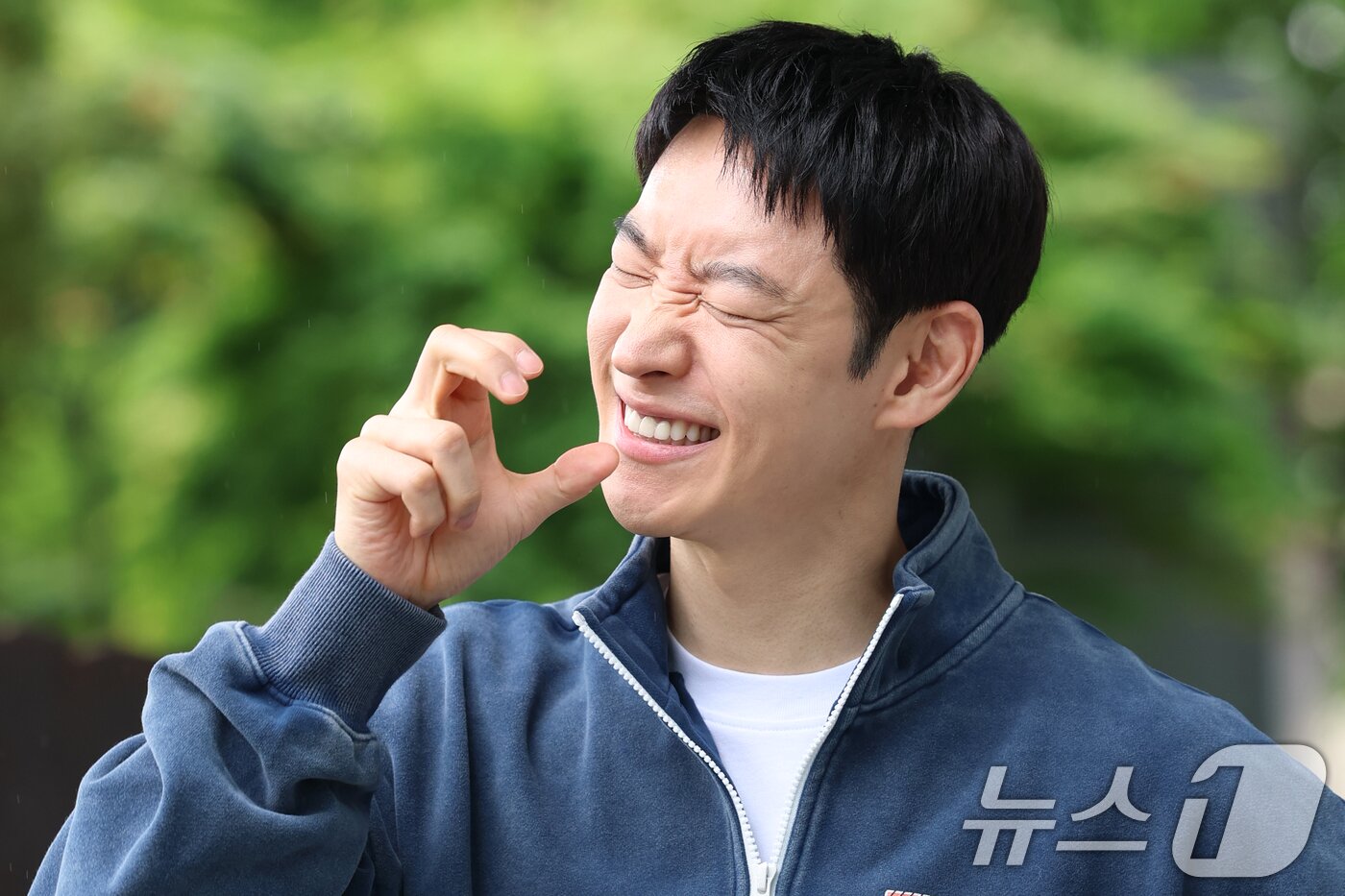 이제훈, 비 오는 날엔 소주 한잔