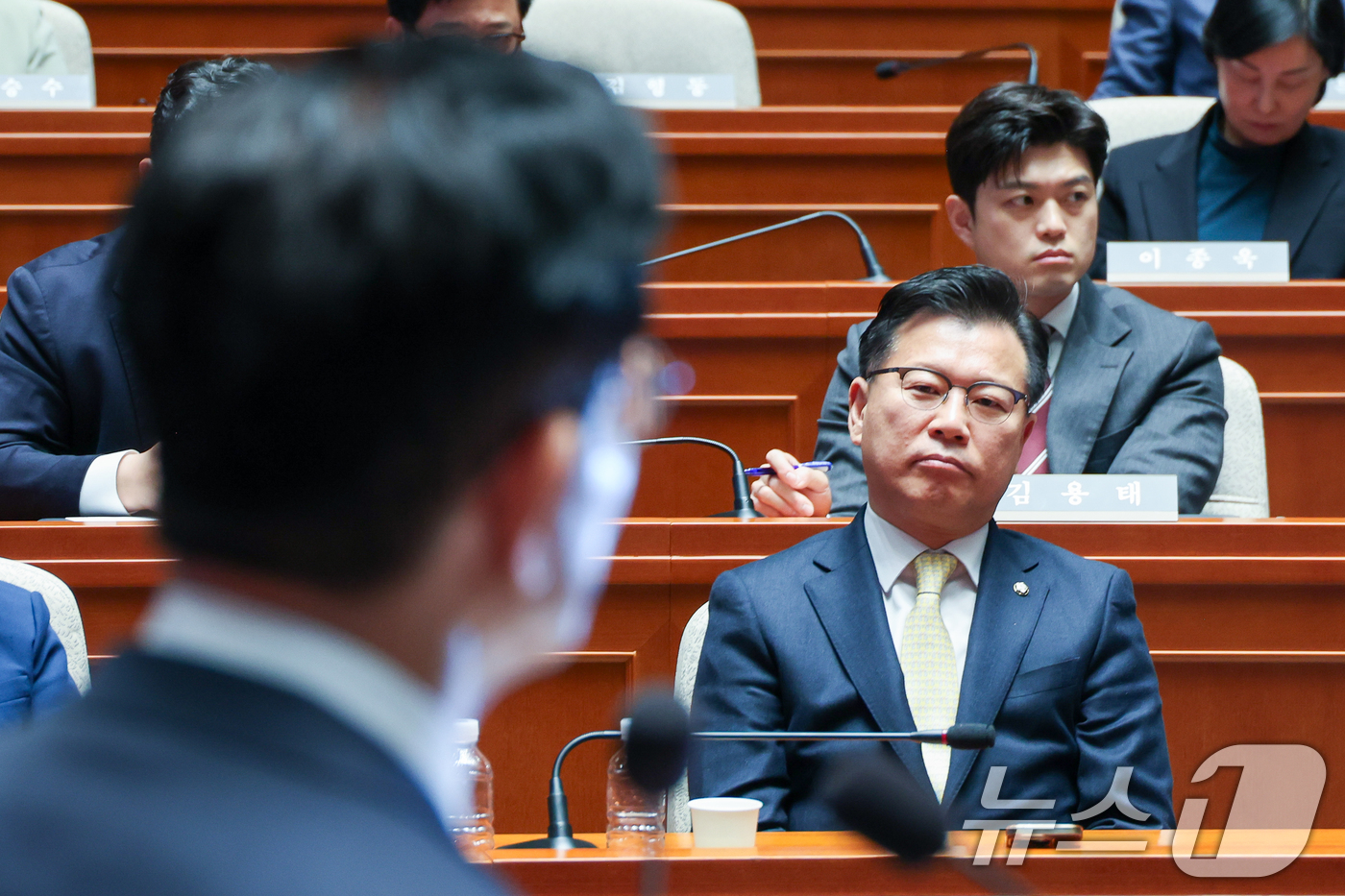 (서울=뉴스1) 안은나 기자 = 김문수 국민의힘 대통령 후보가 9일 서울 여의도 국회에서 열린 의원총회에서 "선거 업무를 원활하게 하기 위해 총괄선대본부장을 맡았던 장동혁 의원을 …