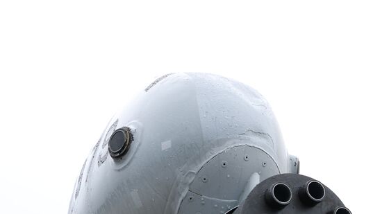 A-10 공격기 하부에 장착된 GAU-8/A 회전식 기관포