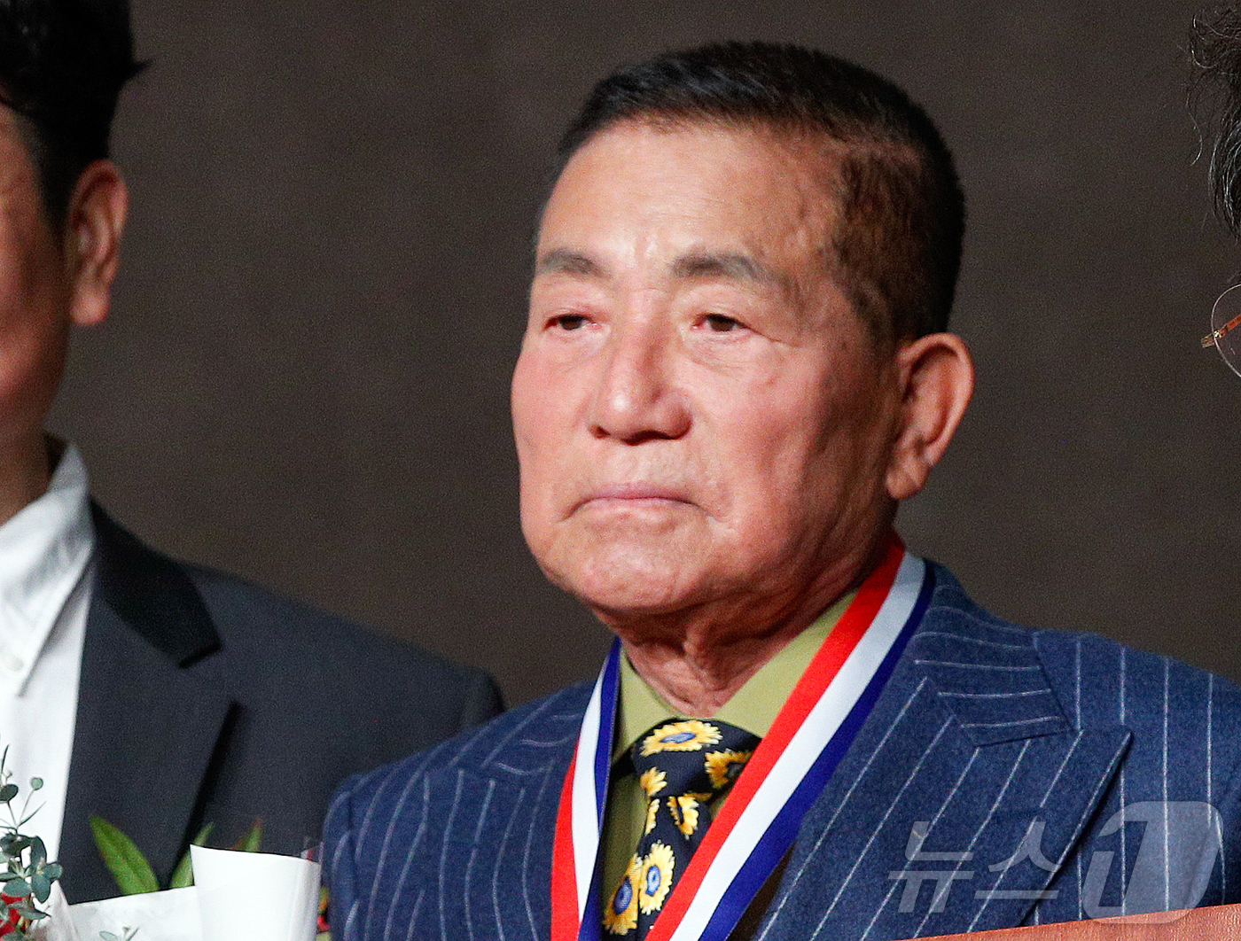 (서울=뉴스1) 김진환 기자 = ‘뽀빠이 아저씨’로 알려진 방송인 이상용(81)씨가 9일 오후 별세했다.소속사 이메이드엔터테인먼트 관계자에 따르면 이씨는 오늘 오후 12시 45분쯤 …