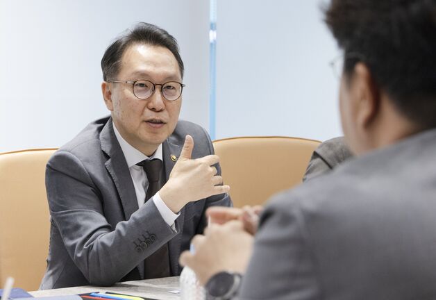 박민수 복지차관, 리가켐바이오 찾아 규제 개선 등 지원 약속