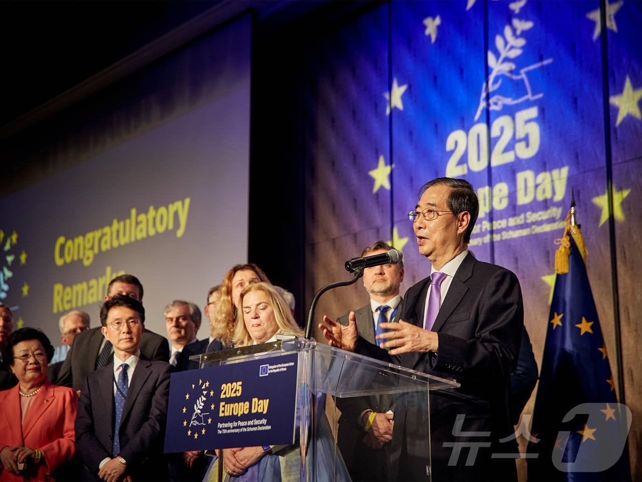 (서울=뉴스1) = 한덕수 무소속 예비후보가 9일 서울 시내 호텔에서 열린 ‘유럽의 날(Europe Day 2025)’ 행사에 참석하고 있다. (한덕수 캠프 제공, 재판매 및 DB …