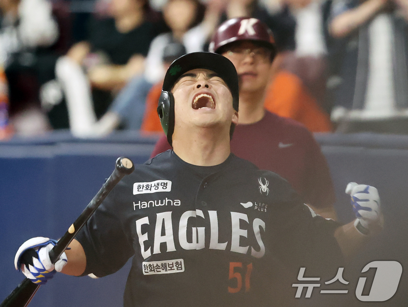 (서울=뉴스1) 황기선 기자 = 9일 오후 서울 구로구 고척스카이돔에서 열린 프로야구 '2025 신한 SOL뱅크 KBO리그' 한화 이글스와 키움 히어로즈의 경기 9회말 2사 주자 …