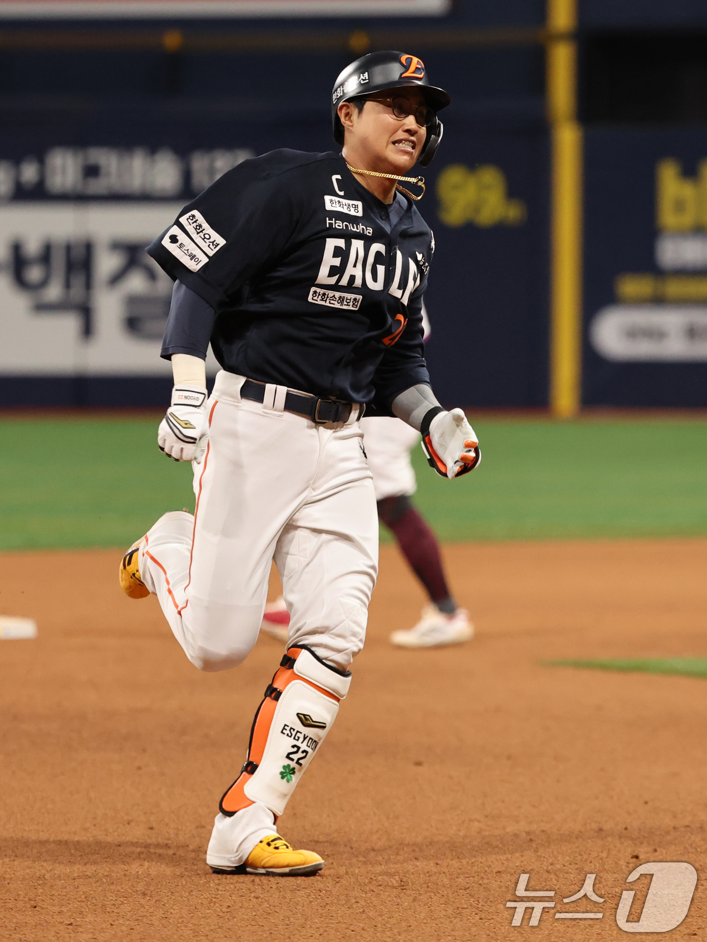 (서울=뉴스1) 황기선 기자 = 9일 오후 서울 구로구 고척스카이돔에서 열린 프로야구 '2025 신한 SOL뱅크 KBO리그' 한화 이글스와 키움 히어로즈의 경기 9회말 2사 2루 …