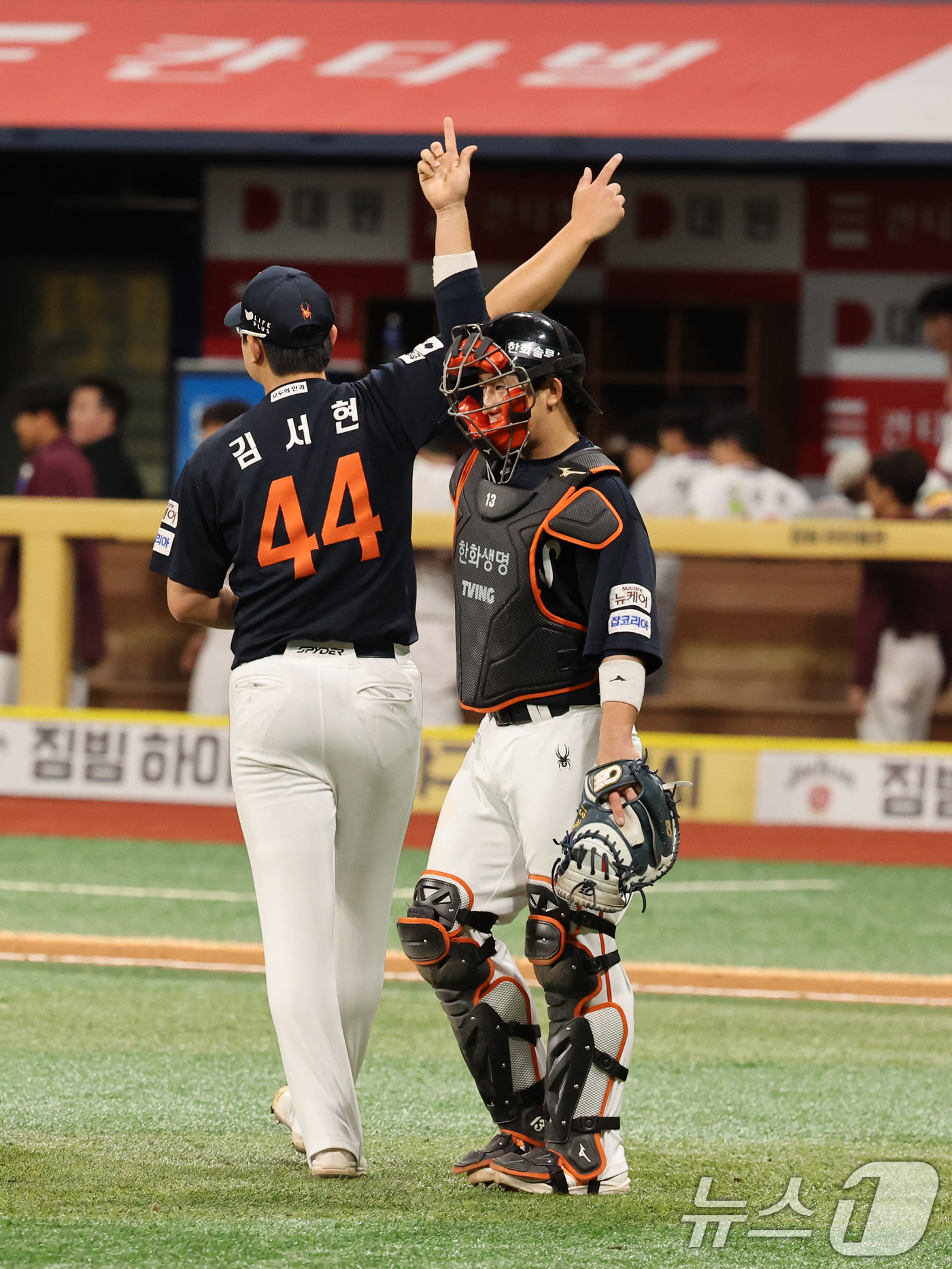 (서울=뉴스1) 황기선 기자 = 9일 오후 서울 구로구 고척스카이돔에서 열린 프로야구 '2025 신한 SOL뱅크 KBO리그' 한화 이글스와 키움 히어로즈의 경기에서 한화 마무리 김 …