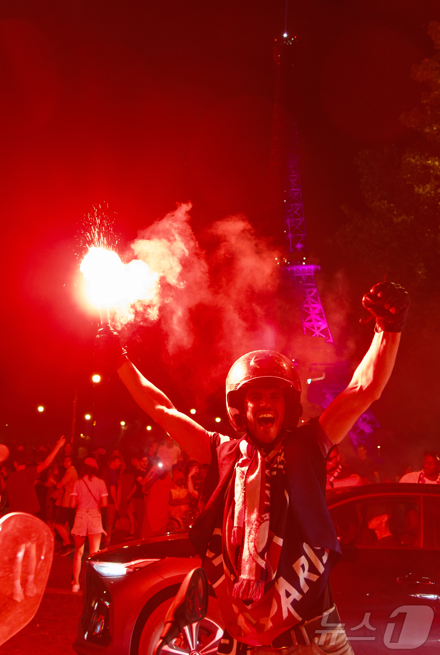 (파리=뉴스1) 이준성 기자 = 파리 생제르맹(PSG)이 인테르 밀란을 5대 0으로 완파하고 사상 첫 유럽축구연맹(UEFA) 챔피언스리그(UCL) 우승을 차지한 31일(현지시간), …