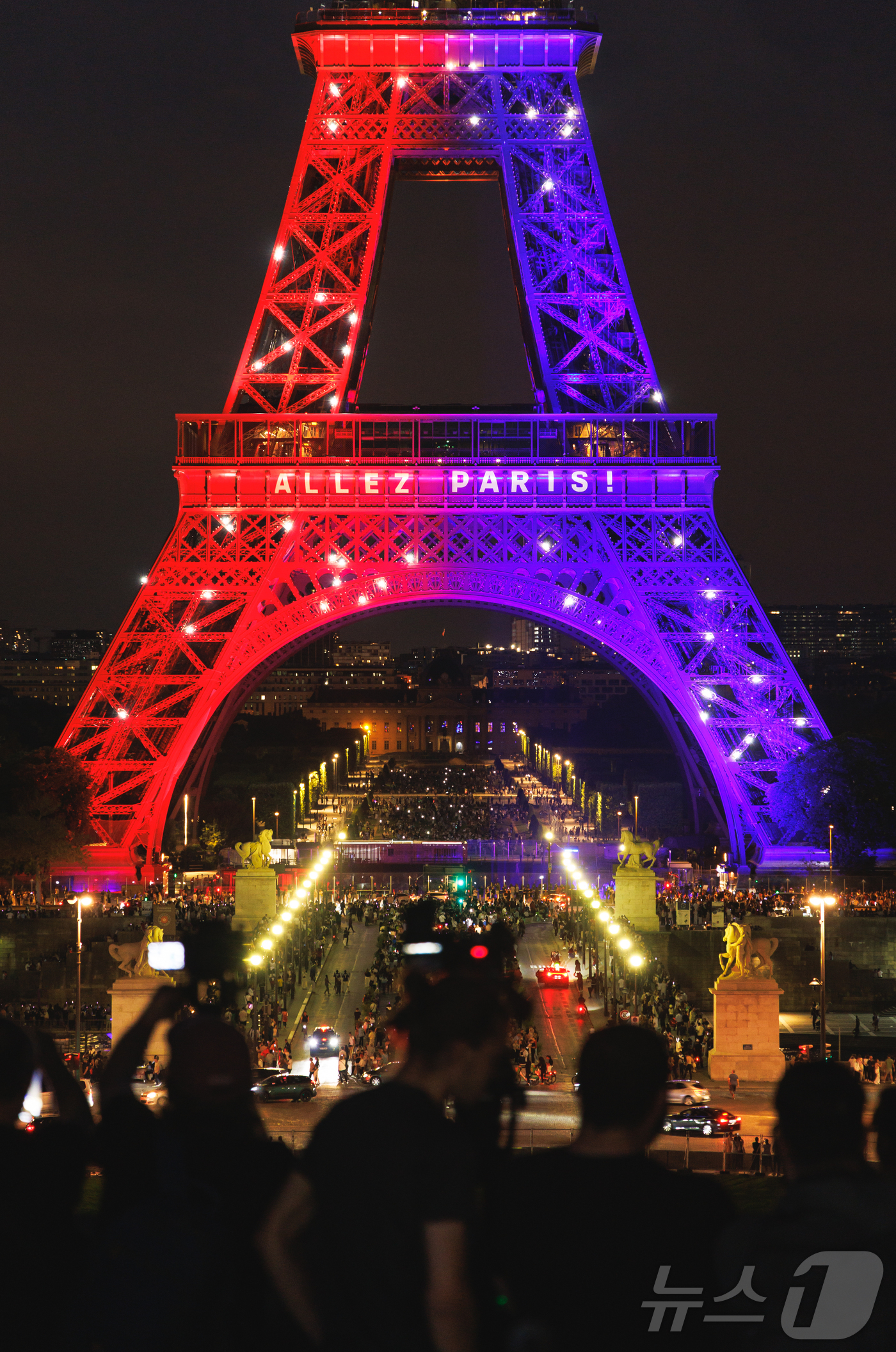 (파리=뉴스1) 이준성 기자 = 파리 생제르맹(PSG)이 인테르 밀란을 5대 0으로 완파하고 사상 첫 유럽축구연맹(UEFA) 챔피언스리그(UCL) 우승을 차지한 31일(현지시간), …