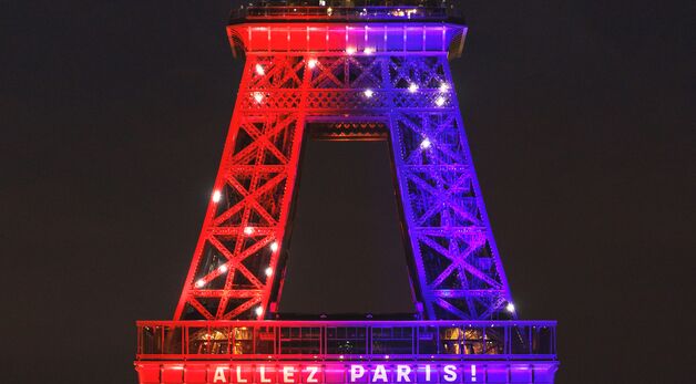 PSG 우승, 유니폼 입은 에펠탑 'ALLEZ PARIS!'