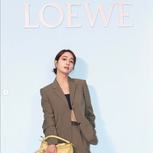 '이병헌♥' 이민정, 슈트 안에 크롭트 톱…'멋쁨' 드러낸 파격 [N샷]