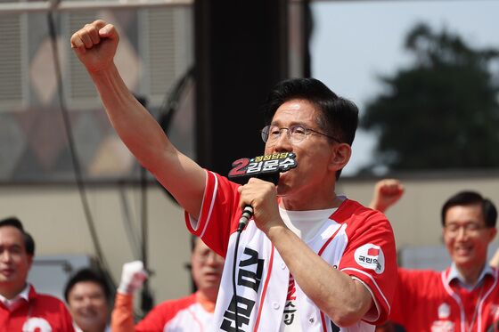 김문수, 수원 찾아 "이재명 빼고 경기지사들 전부 나 밀어줘"