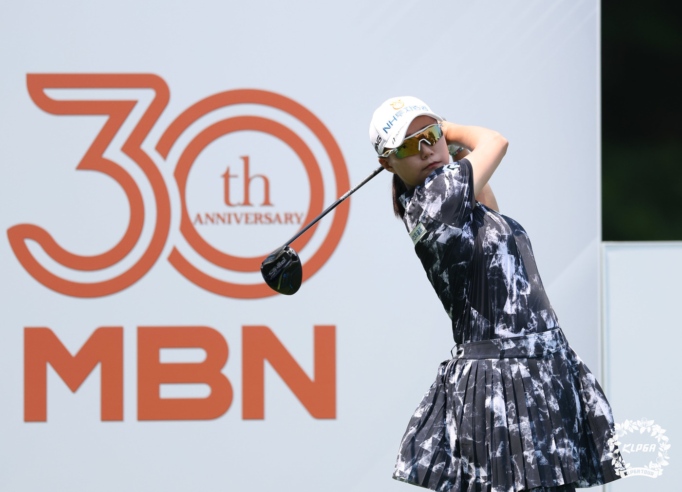 (서울=뉴스1) = 정윤지가 1일 경기 양평 더스타휴 골프앤리조트에서 열린 'Sh 수협은행 MBN 여자오픈' 파이널라운드 3번홀에서 티샷을 하고 있다. (KLPGA 제공. 재판매 …