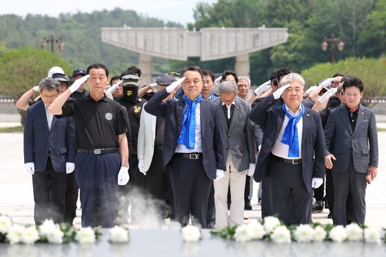 "5·18 정신, 부정 명령 맹목적 충성 않는 민주 군인 키워내"