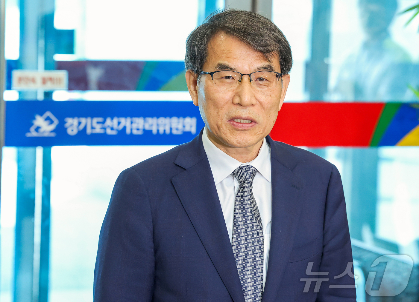 (수원=뉴스1) 김진환 기자 = 노태악 중앙선관위원장이 1일 오후 경기 수원시 영통구 경기도선거관리위원회를 방문해 사전우편투표함 보관상황 점검에 앞서 발언하고 있다. (공동취재) …