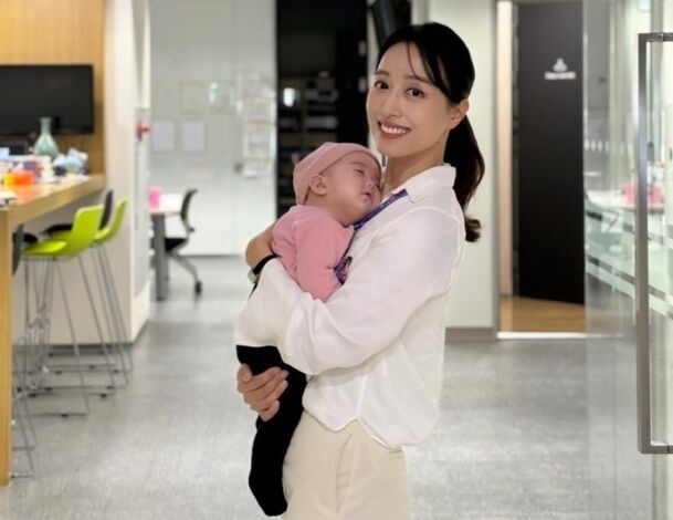 '노브라 생방송' 임현주 "힙한 곳에 아이는 왜 못 가나" 노키즈존 저격