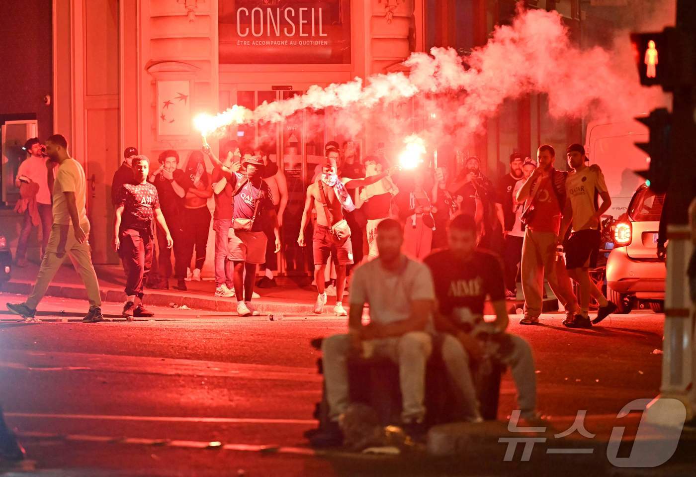 (파리 AFP=뉴스1) 최종일 선임기자 = 프랑스 리그1 파리생제르맹(PSG)이 유럽축구연맹(UEFA) 챔피언스리그(UCL)에서 우승한 가운데 1일(현지시간) 오전 프랑스 파리에서 …