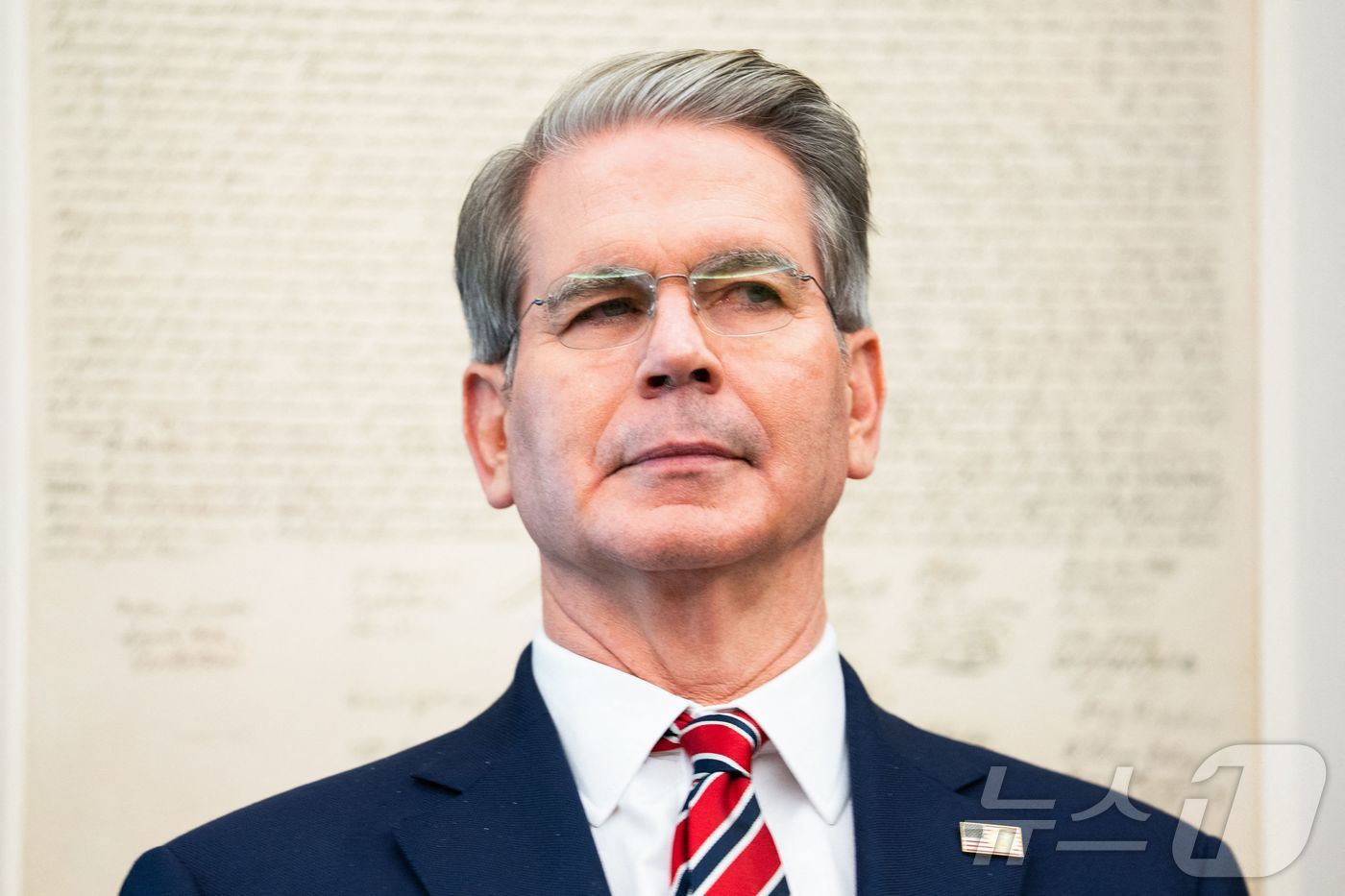 포토]백악관 떠나는 일론 머스크 지켜보는 베선트 - 뉴스1