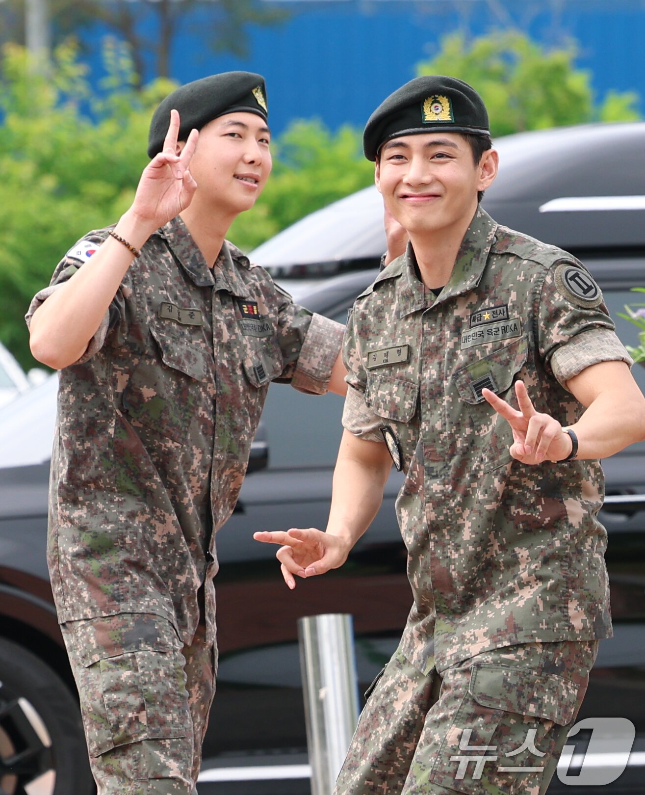 RM·뷔, 깨방정 전역 인사