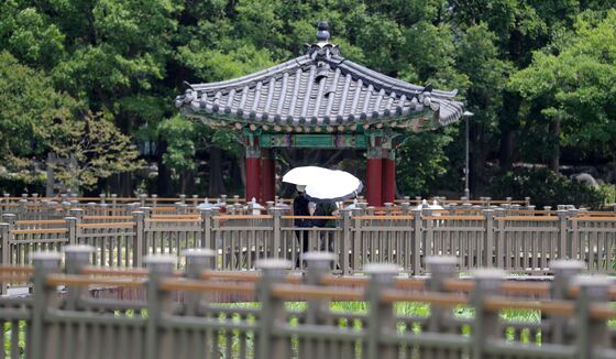 전국 맑고 한낮 최고 31도 '여름 더위'…일교차 15도 안팎(종합)