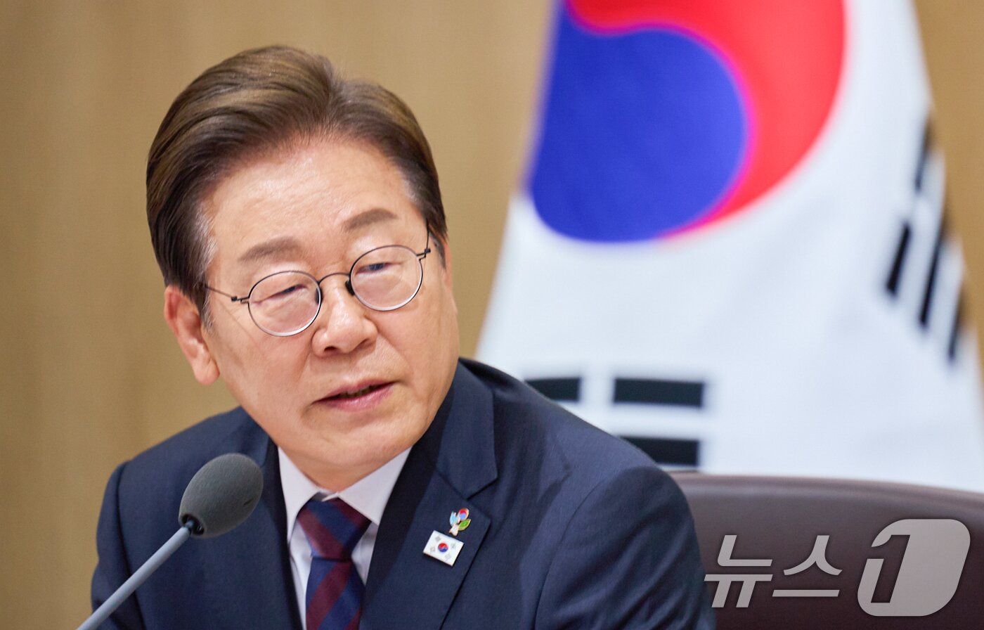 본문 이미지 - 이재명 대통령이 10일 서울 용산구 대통령실 청사에서 열린 국무회의에서 모두발언을 하고 있다. &#40;대통령실 제공. 재판매 및 DB 금지&#41; 2025.6.10/뉴스1 ⓒ News1 허경 기자