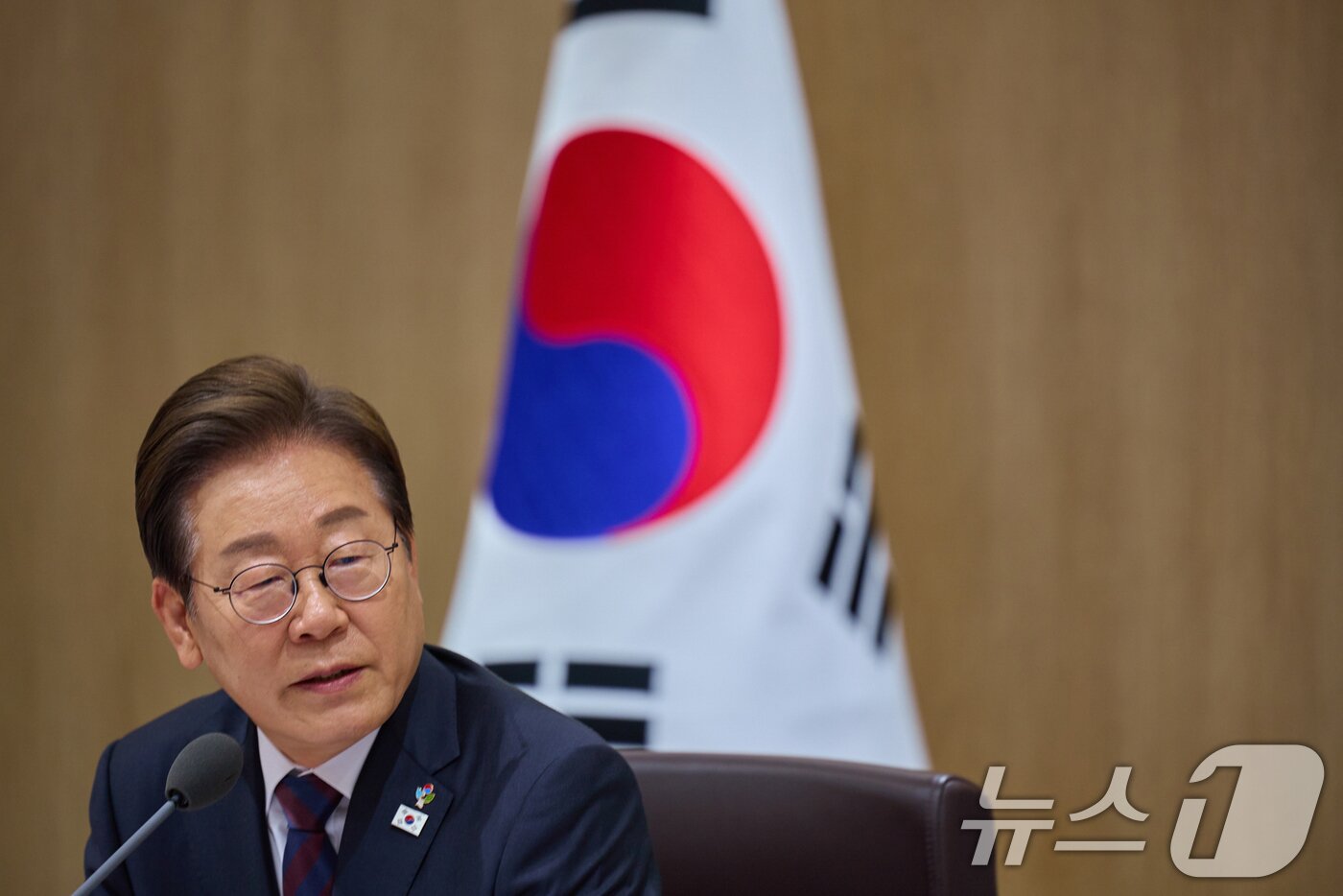 본문 이미지 - 이재명 대통령이 10일 서울 용산구 대통령실 청사에서 열린 국무회의에서 모두발언을 하고 있다. &#40;대통령실 제공. 재판매 및 DB 금지&#41; 2025.6.10/뉴스1 ⓒ News1 허경 기자